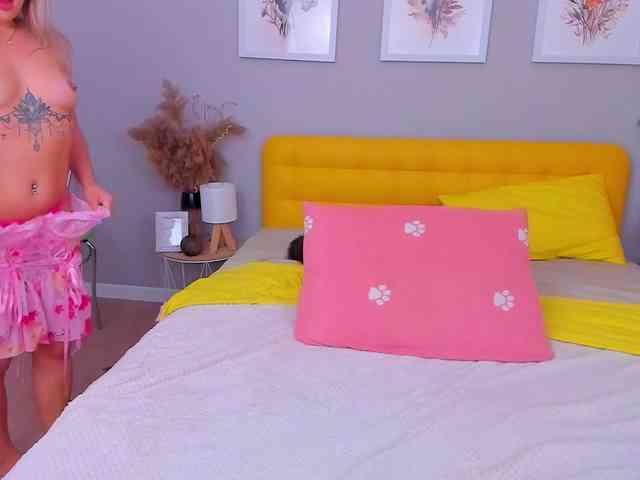 LaurenMorry webcam