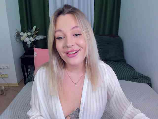 LaurenMorry webcam