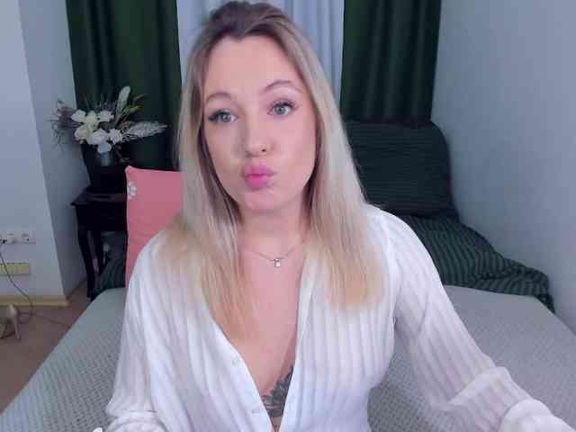 LaurenMorry webcam