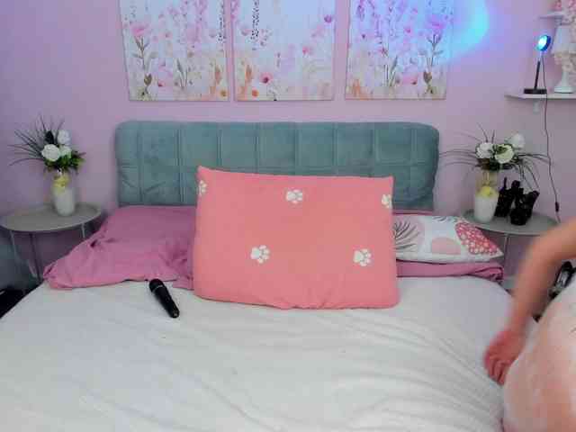 LaurenMorry webcam