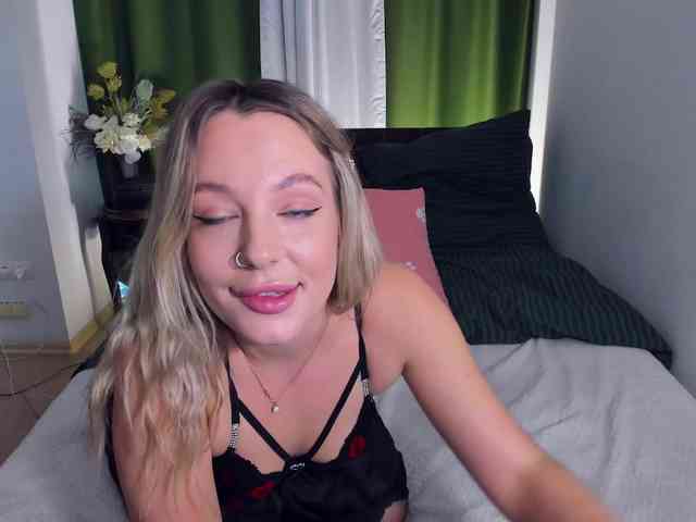 LaurenMorry webcam