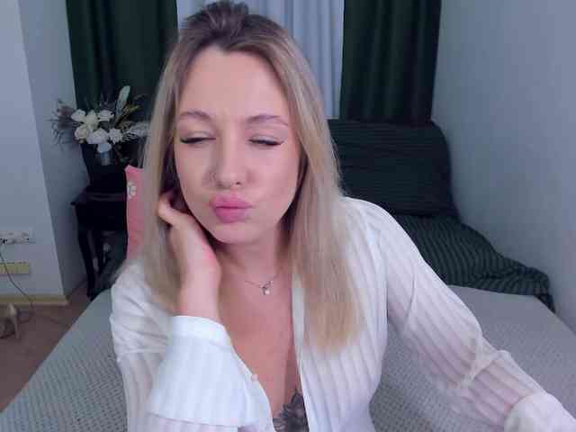 LaurenMorry webcam