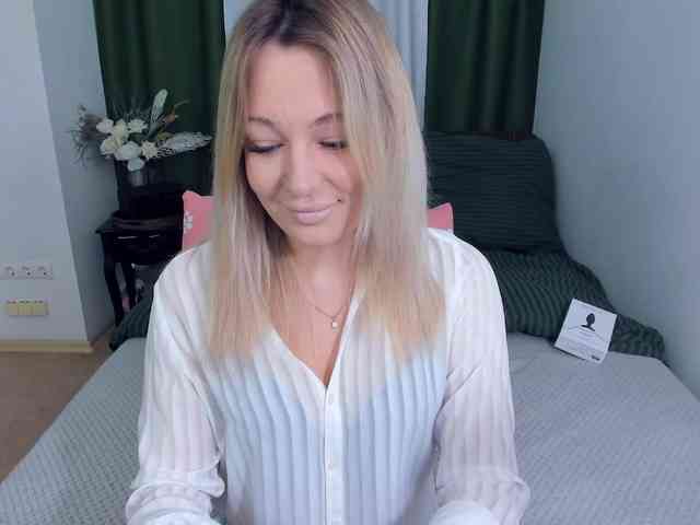 LaurenMorry webcam