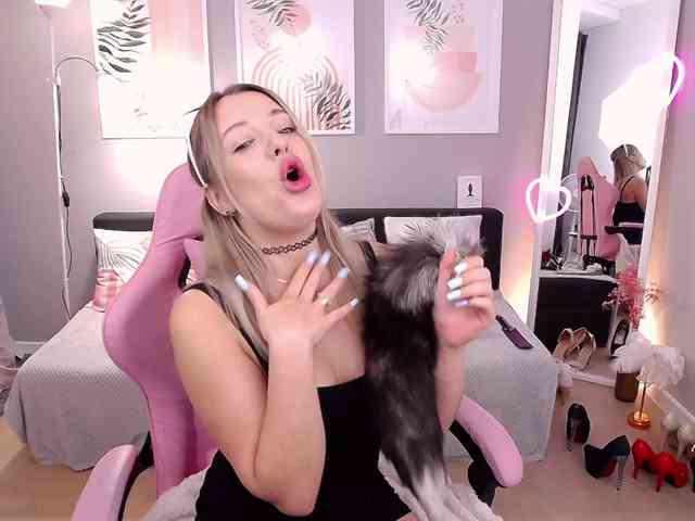 LaurenMorry webcam