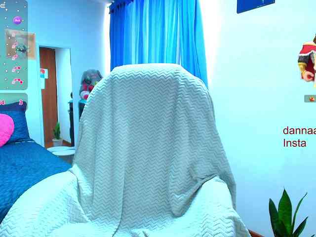 モデル: Dana-angel