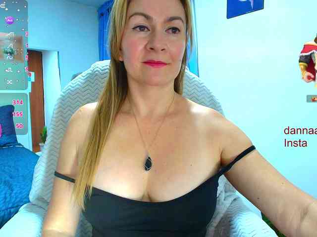 モデル: Dana-angel