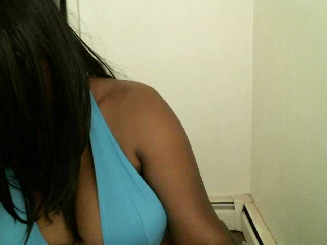 Bigtitscassie live cam on BongaCams