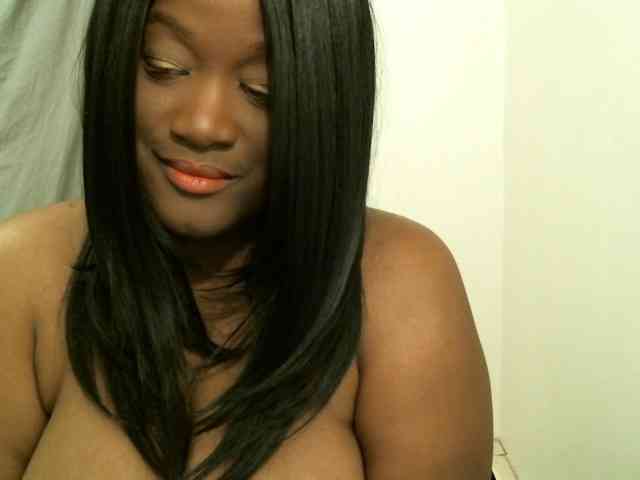Bigtitscassie Live Webcam on BongaCams