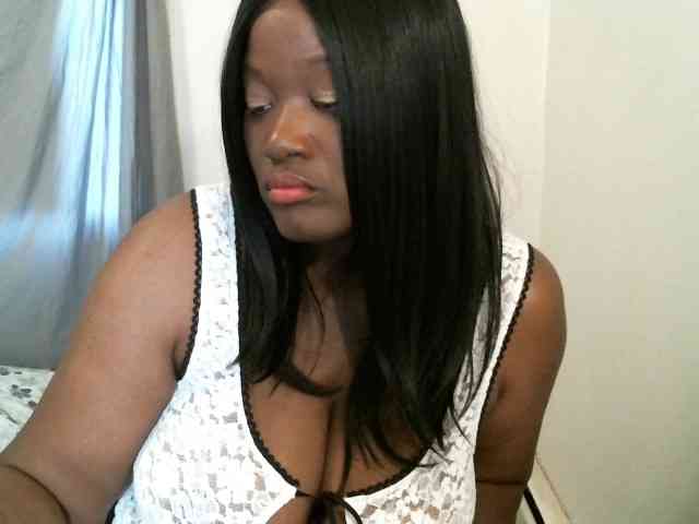 Bigtitscassie