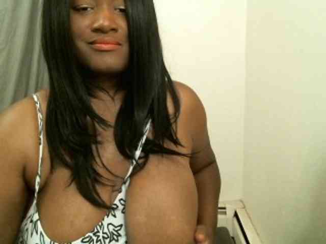 Bigtitscassie webcam