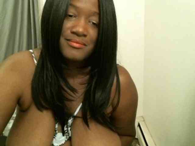 Bigtitscassie