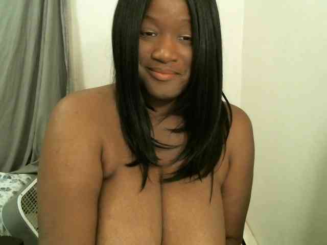 Bigtitscassie webcam