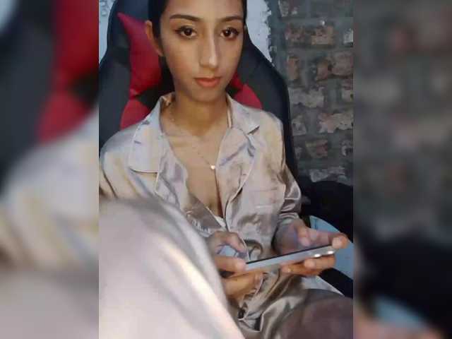 AlinaPopy's BongaCams show and profile