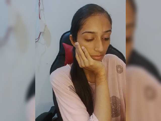 AlinaPopy, en directo ahora en BongaCams