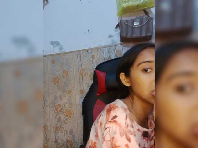 AlinaPopy live webcam show