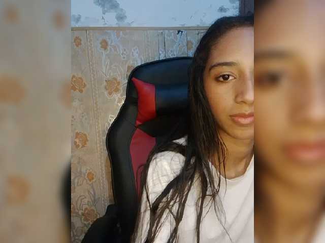 AlinaPopy live webcam show