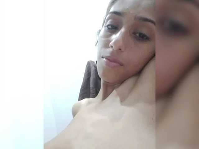 AlinaPopy live cam preview