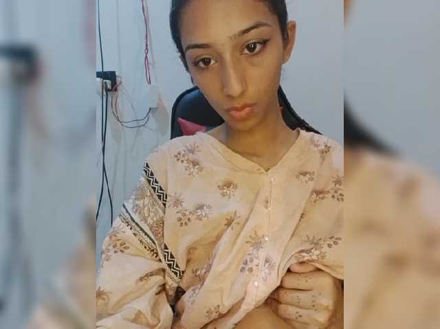 AlinaPopy live cam on BongaCams