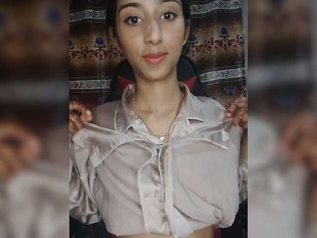 AlinaPopy's BongaCams show and profile