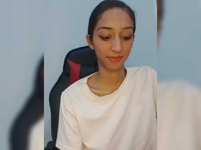 AlinaPopy live cam on BongaCams
