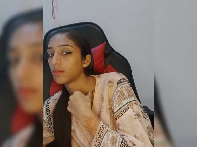 AlinaPopy live cam on BongaCams