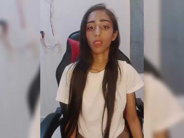 AlinaPopy live cam on BongaCams