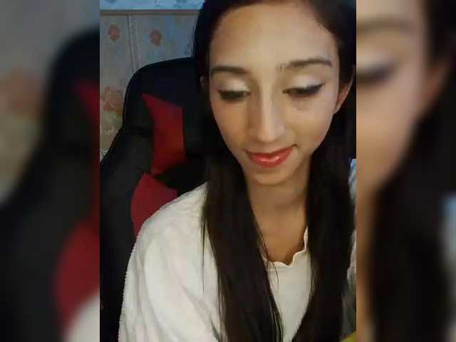AlinaPopy live cam profile preview on bongacams