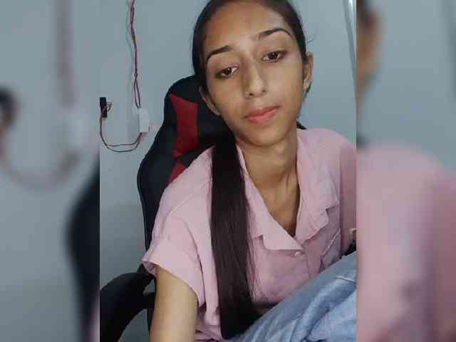 AlinaPopy webcam