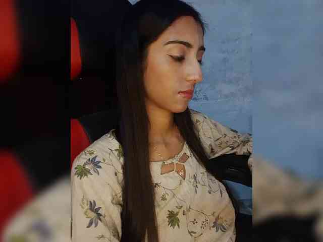 AlinaPopy Live Webcam on BongaCams