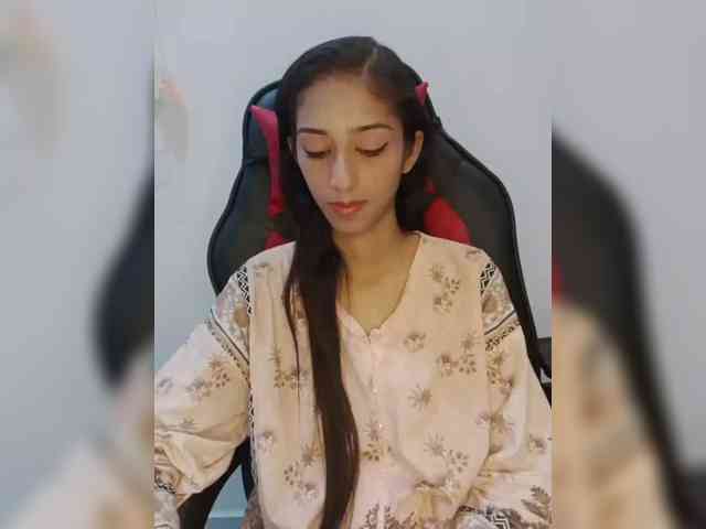 Model: AlinaPopy