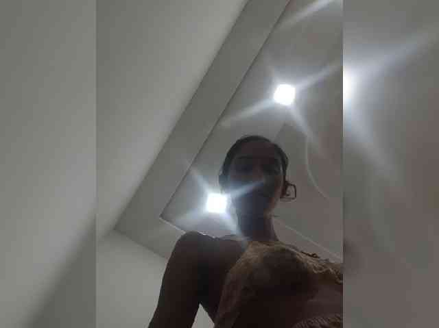 Model: AlinaPopy