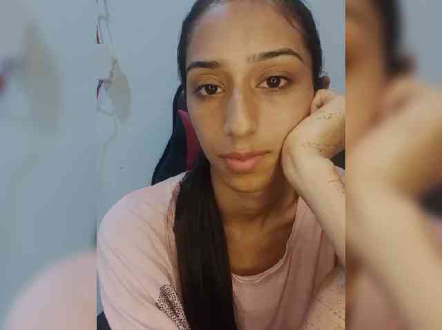 AlinaPopy — live female cam on BongaCams