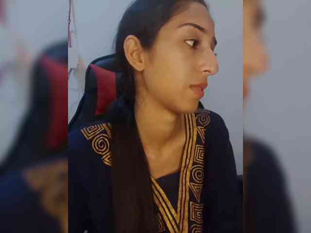 Model: AlinaPopy