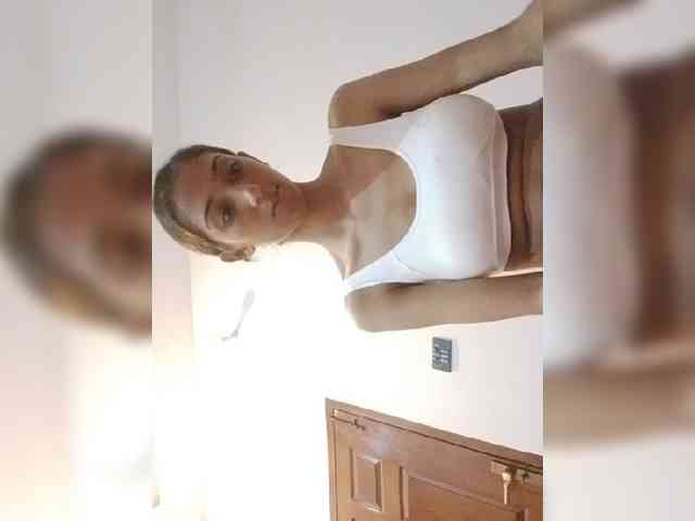 AlinaPopy webcam