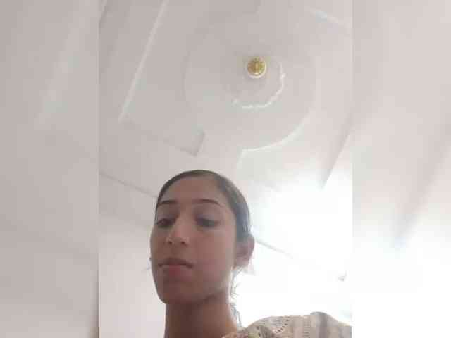 Model: AlinaPopy