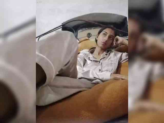 Este modelo está ao vivo agora. AlinaPopy