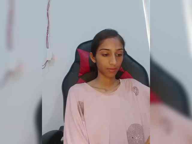 Model: AlinaPopy
