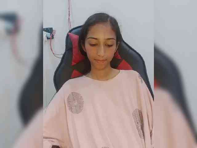 Model: AlinaPopy