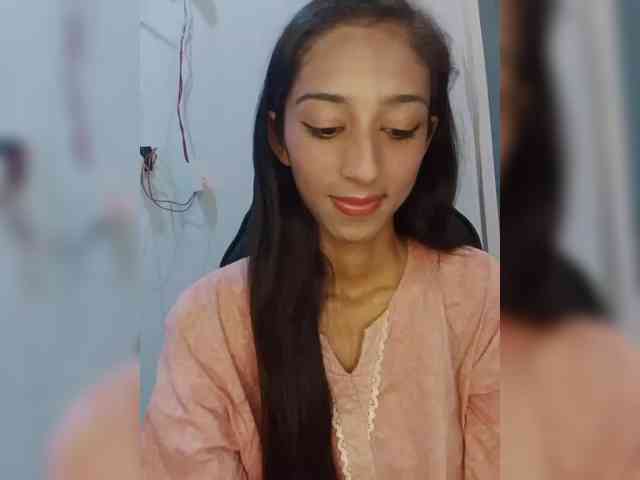 AlinaPopy Live Webcam on BongaCams