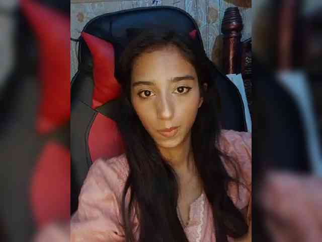 AlinaPopy webcam