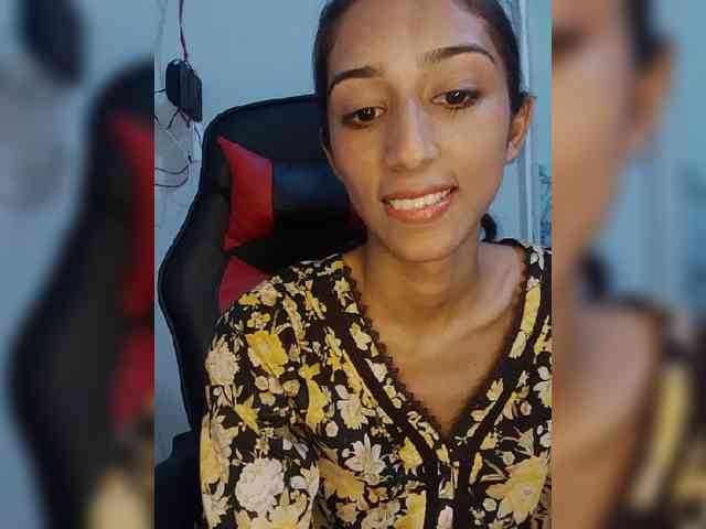 AlinaPopy webcam