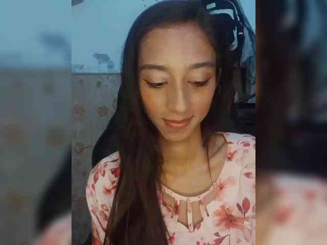 AlinaPopy webcam