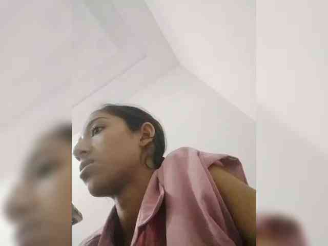 AlinaPopy live female cam on bongacams