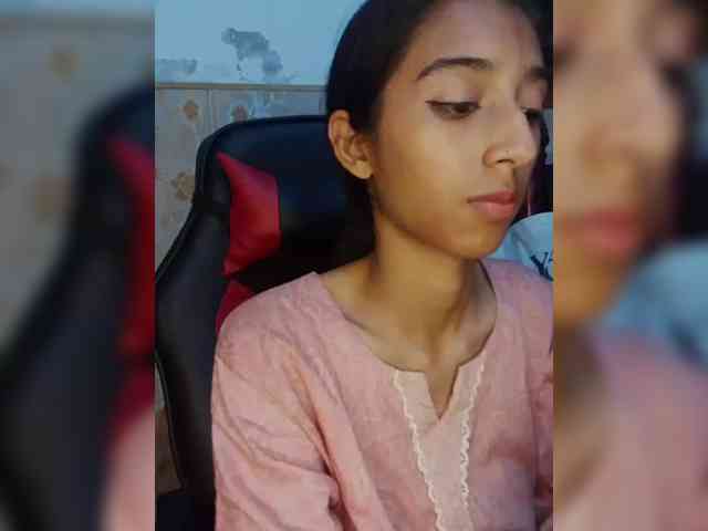 AlinaPopy webcam