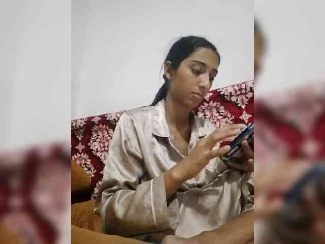 This model is live right now. AlinaPopy