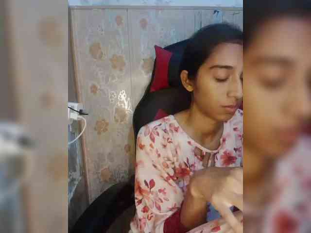 AlinaPopy webcam