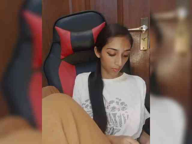 Model: AlinaPopy