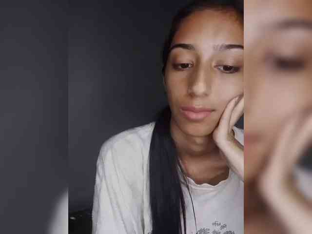 AlinaPopy live female cam on bongacams