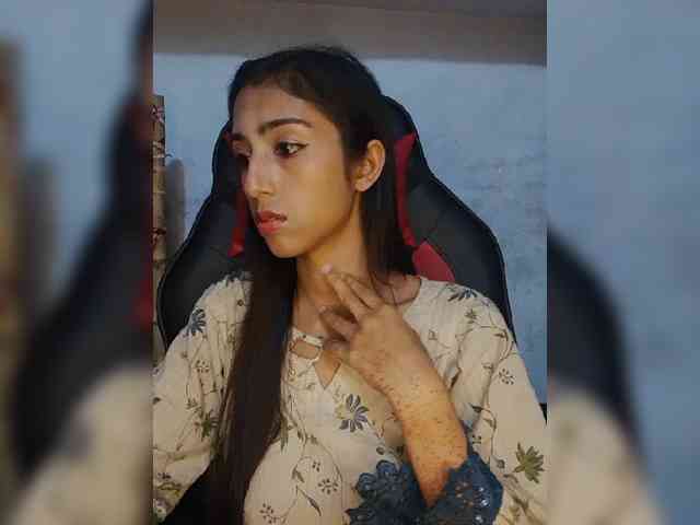 AlinaPopy Live Webcam on BongaCams