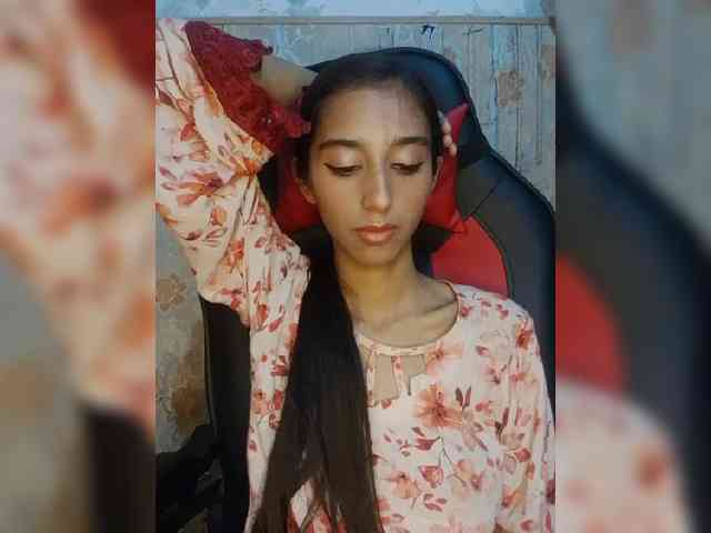 Model: AlinaPopy